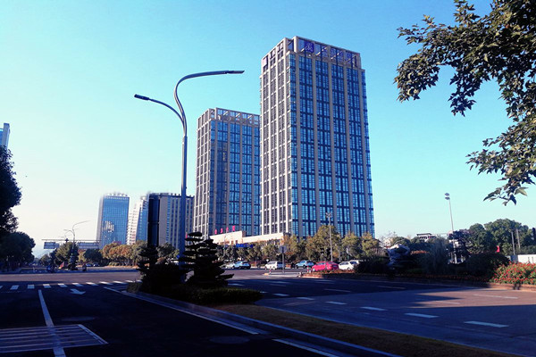 樓宇智能化專業(yè)化、系統(tǒng)化、節(jié)能化特點！(圖1)